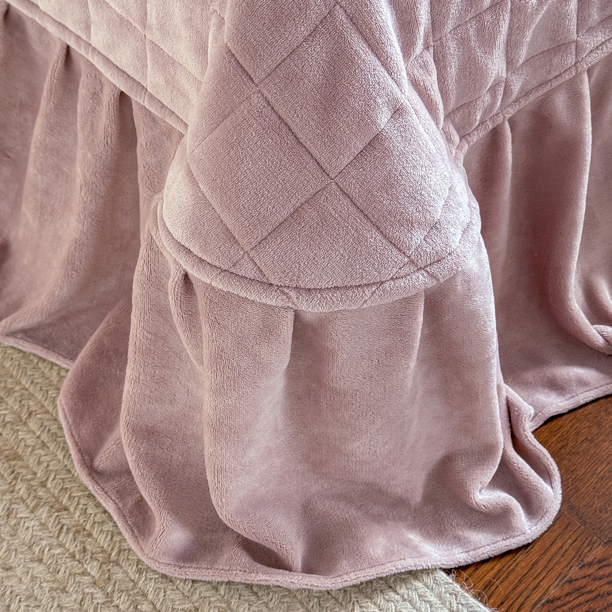 91家纺网 家纺一手货源 找家纺 TT.one 塔塔家居 2025新款牛奶绒毛巾绣床盖三件套 粉爪-床盖豆沙