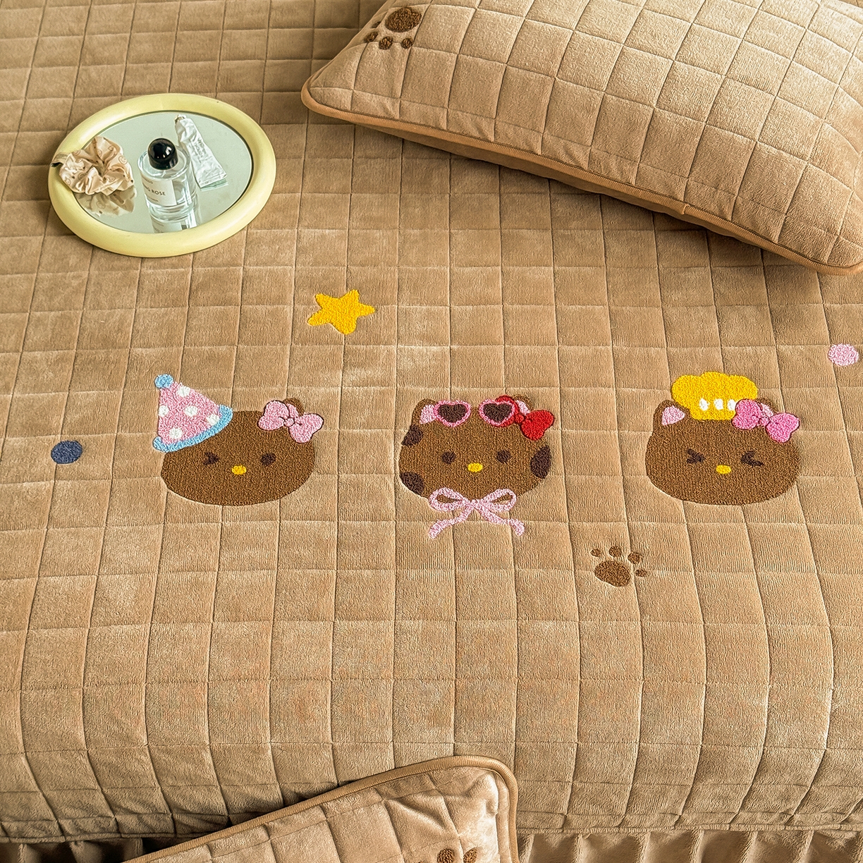 TT.one 塔塔家居 2025新款牛奶绒毛巾绣床盖三件套 粉爪-床盖咖