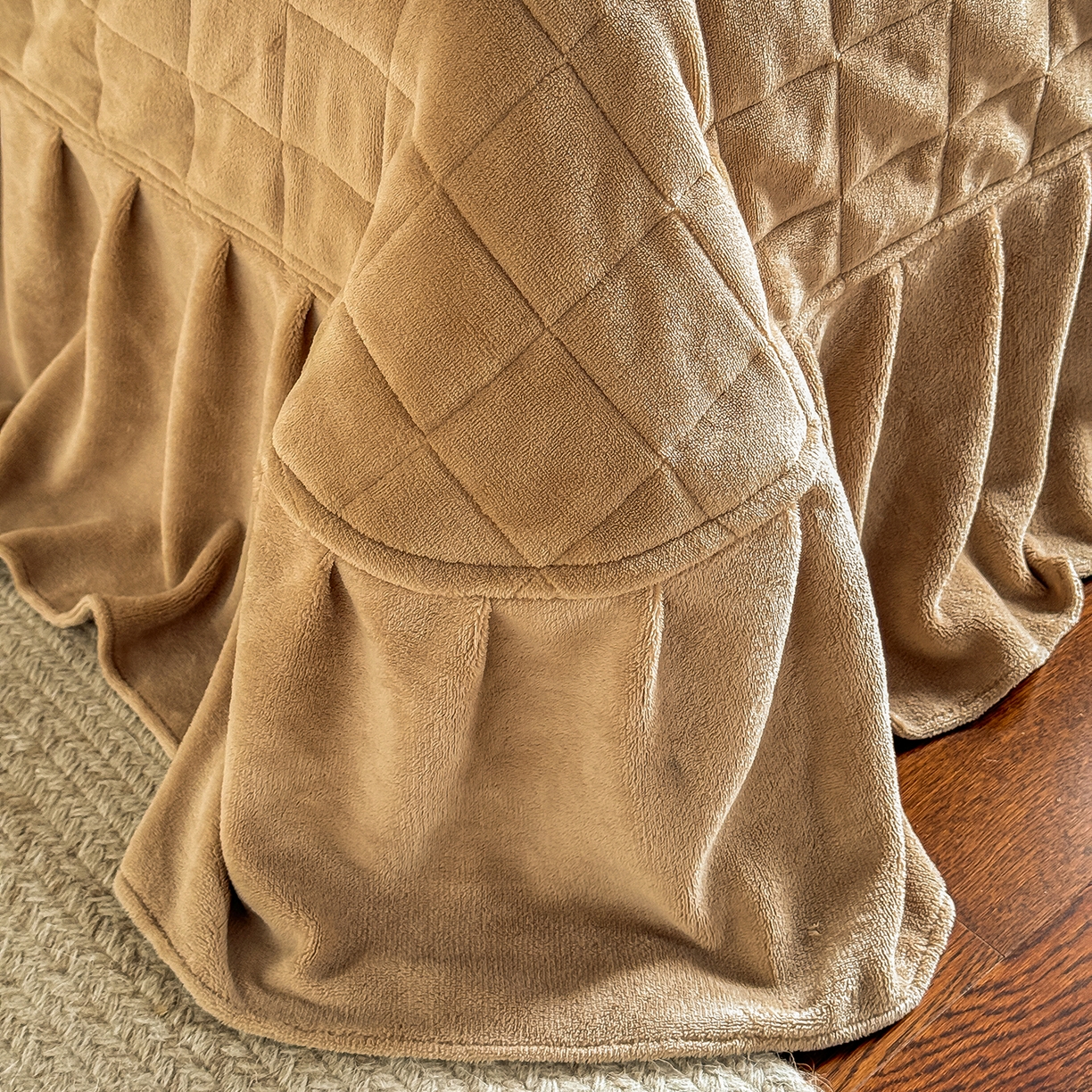 91家纺网 家纺一手货源 找家纺 TT.one 塔塔家居 2025新款牛奶绒毛巾绣床盖三件套 小狗-床盖咖