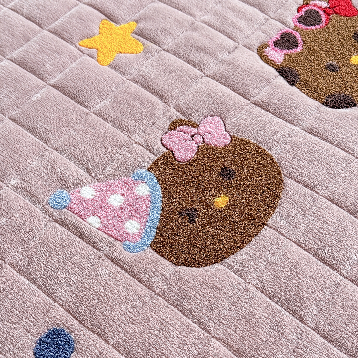 91家纺网 家纺一手货源 找家纺 TT.one 塔塔家居 2025新款牛奶绒毛巾绣床盖三件套 粉爪-床盖豆沙