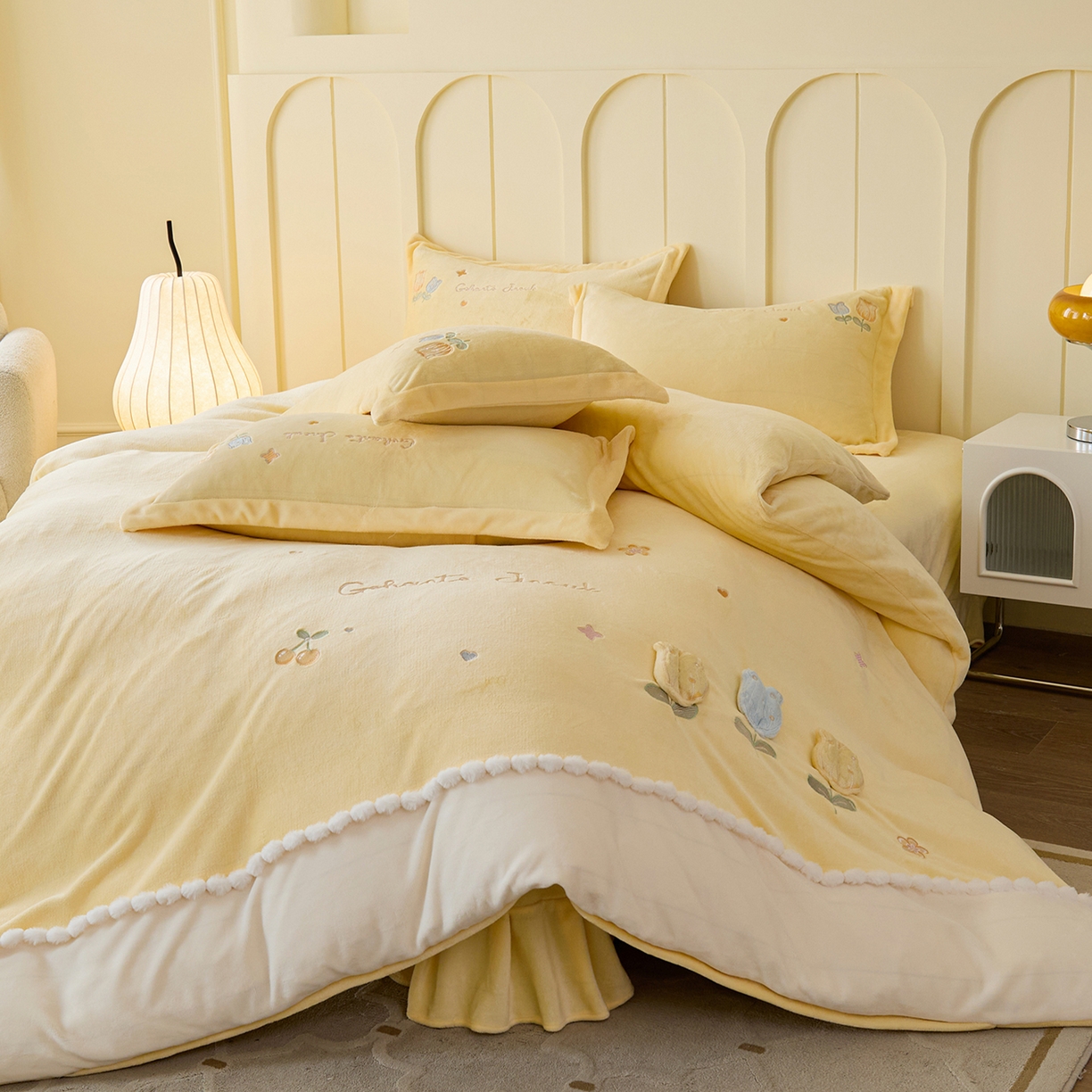 91家纺网 家纺一手货源 找家纺 卡初家居（原微来） 2025新款秋冬亲肤牛奶绒绣花四件套-多喜系列 多喜-米黄