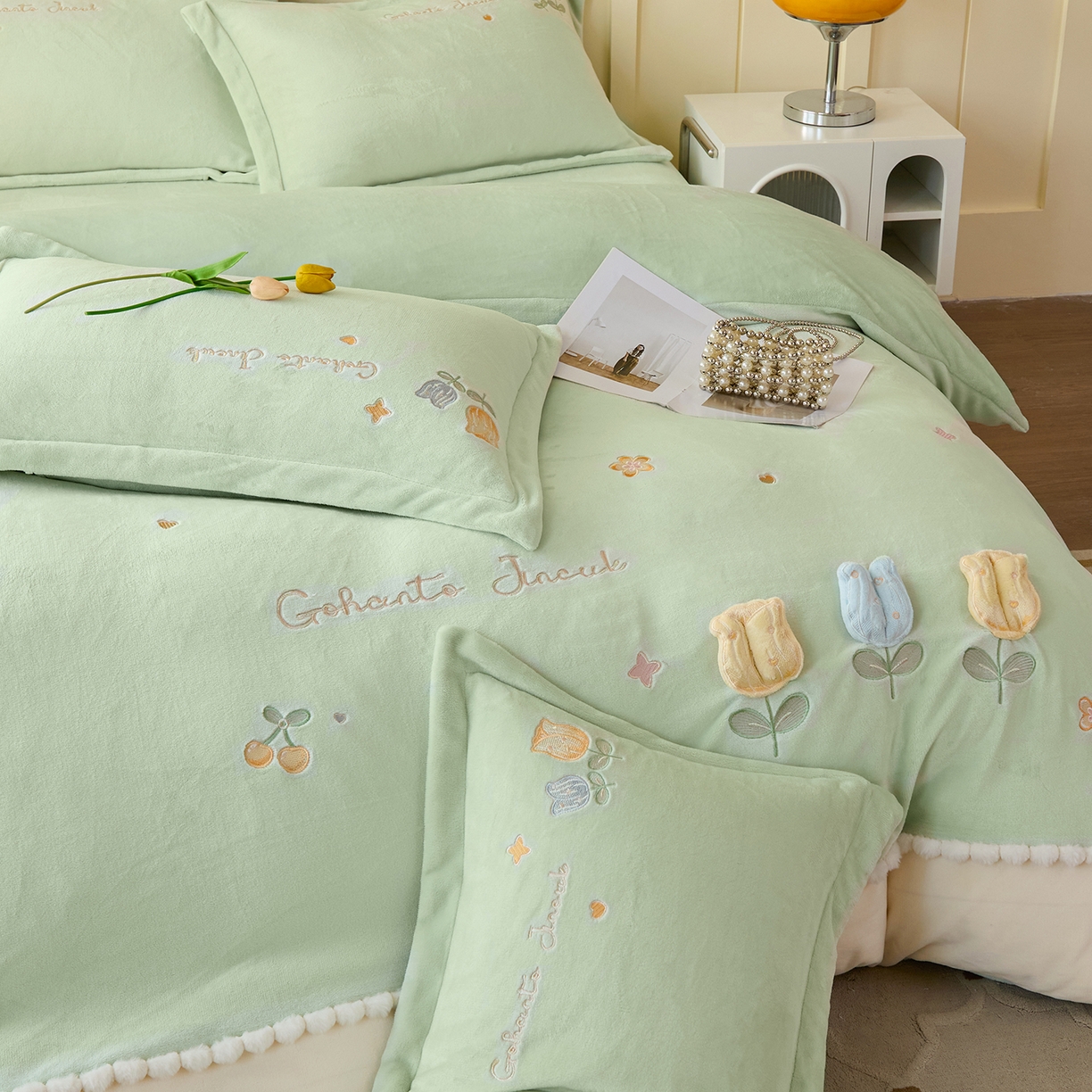 91家纺网 家纺一手货源 找家纺 卡初家居（原微来） 2025新款秋冬亲肤牛奶绒绣花四件套-多喜系列 多喜-果绿