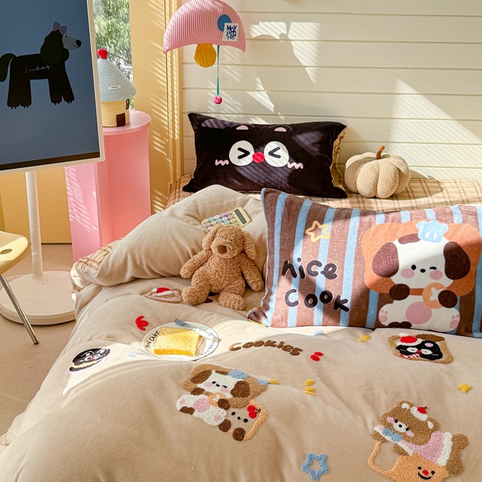 91家纺网 家纺一手货源 找家纺 眠屿家纺 2025新款加厚牛奶绒毛巾绣四件套 面包狗