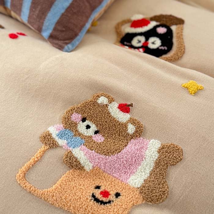 91家纺网 家纺一手货源 找家纺 眠屿家纺 2025新款加厚牛奶绒毛巾绣四件套 面包狗