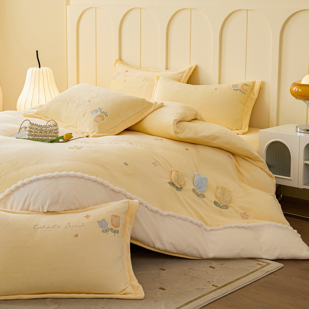 91家纺网 家纺一手货源 找家纺 卡初家居（原微来） 2025新款秋冬亲肤牛奶绒绣花四件套-多喜系列 多喜-米黄