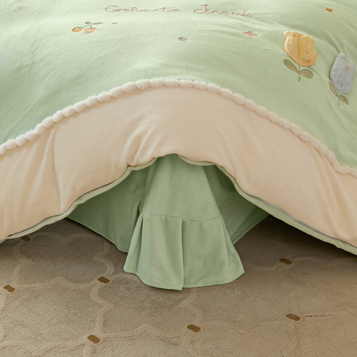 91家纺网 家纺一手货源 找家纺 卡初家居（原微来） 2025新款秋冬亲肤牛奶绒绣花四件套-多喜系列 多喜-果绿