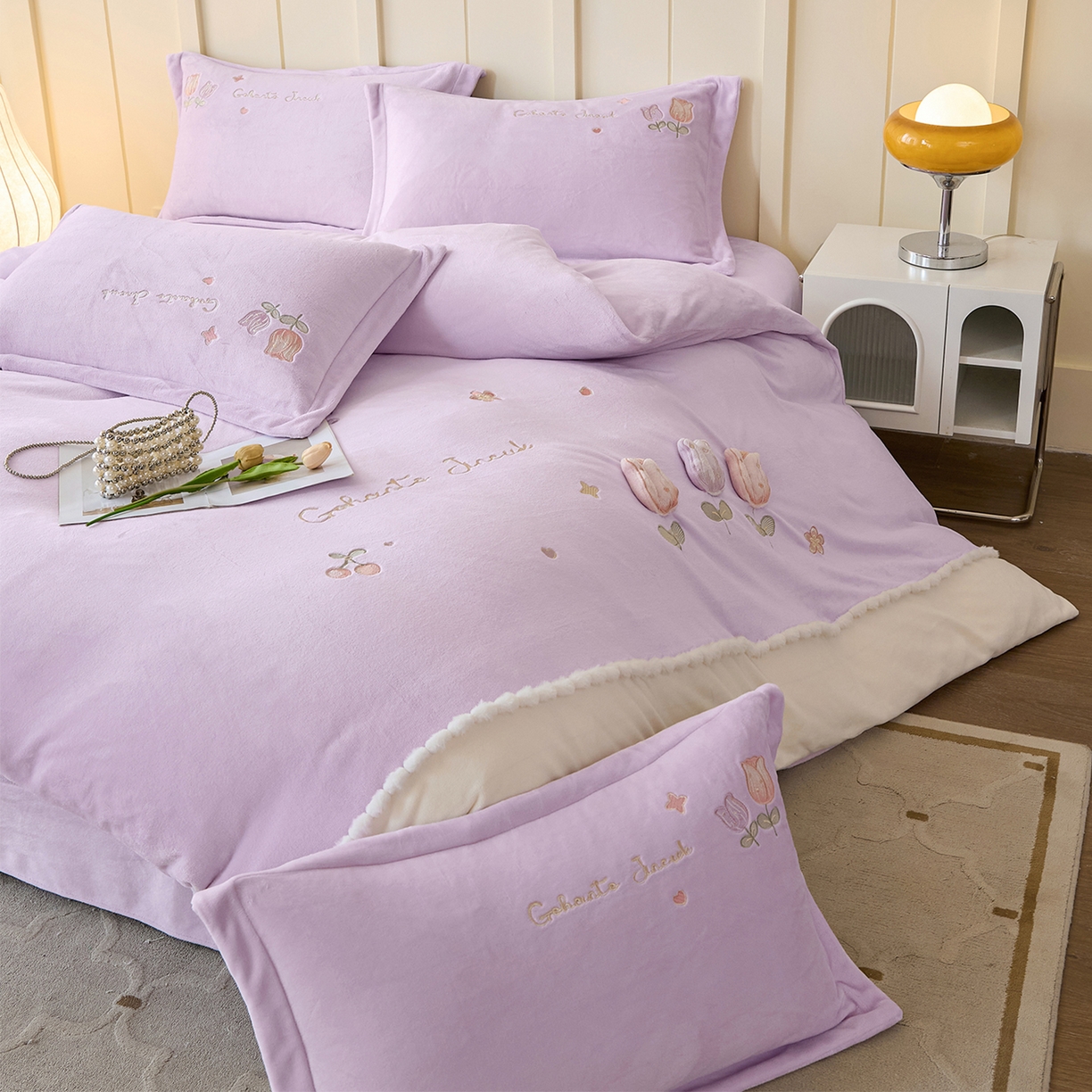 91家纺网 家纺一手货源 找家纺 卡初家居（原微来） 2025新款秋冬亲肤牛奶绒绣花四件套-多喜系列 多喜-浅紫