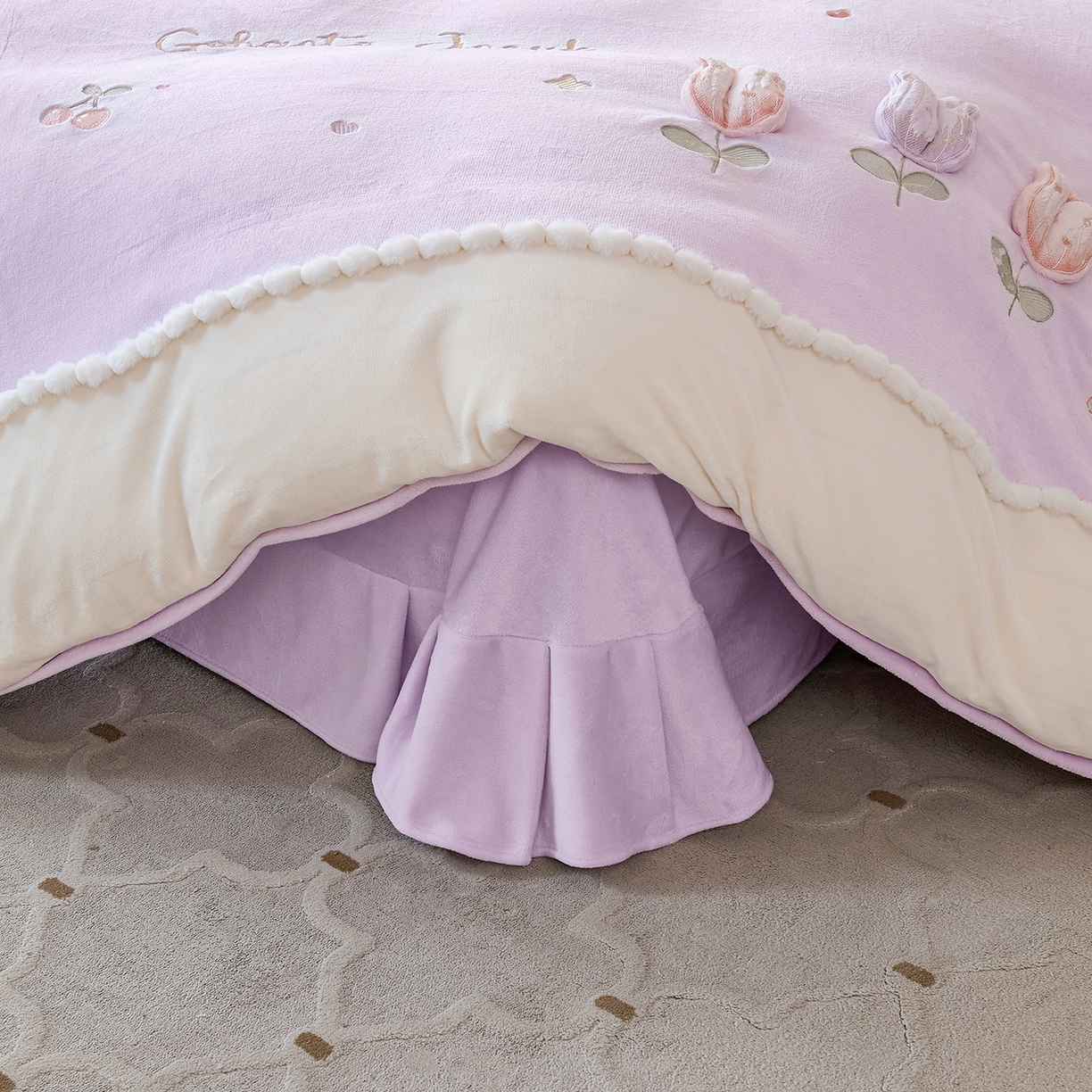 91家纺网 家纺一手货源 找家纺 卡初家居（原微来） 2025新款秋冬亲肤牛奶绒绣花四件套-多喜系列 多喜-浅紫