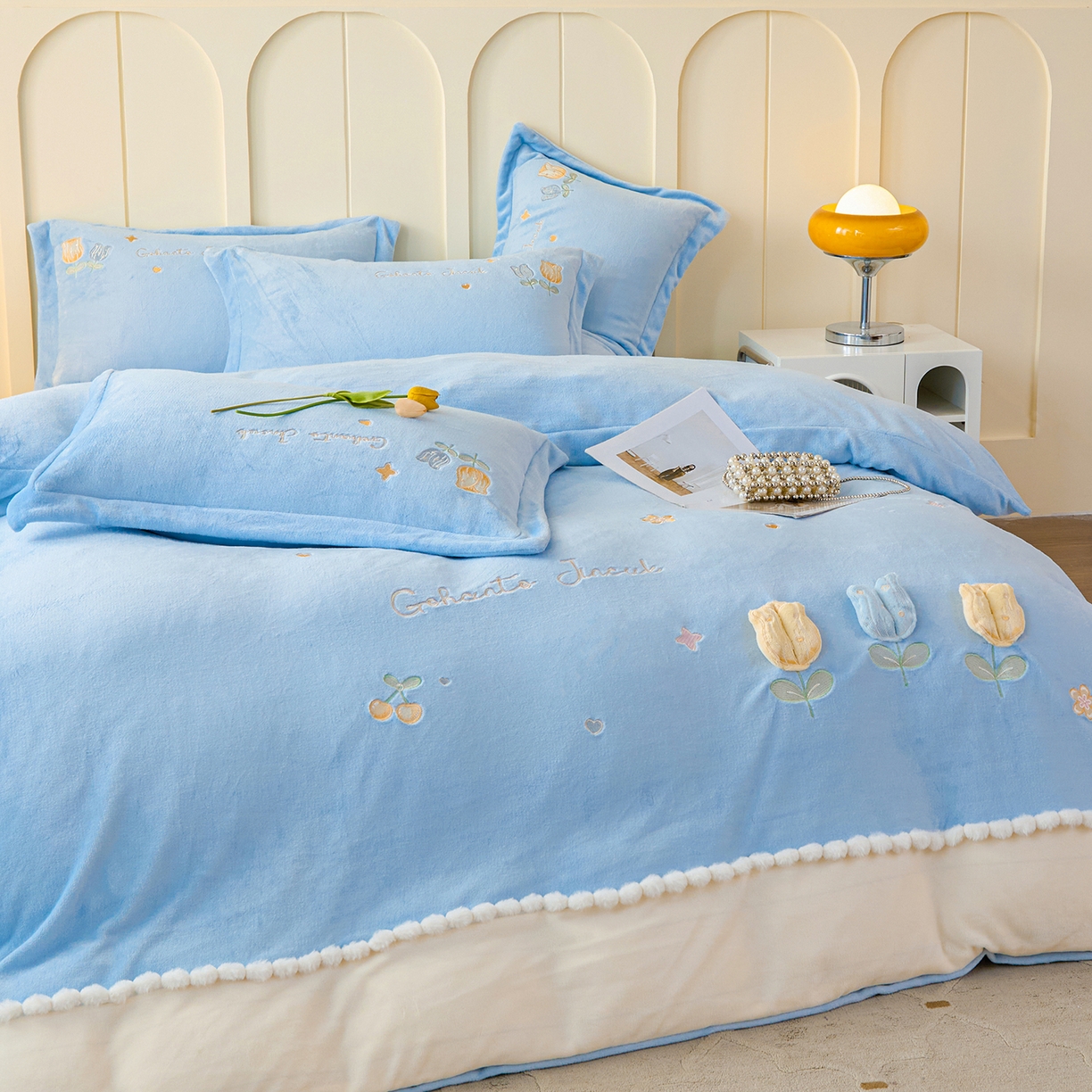 91家纺网 家纺一手货源 找家纺 卡初家居（原微来） 2025新款秋冬亲肤牛奶绒绣花四件套-多喜系列 多喜-天蓝