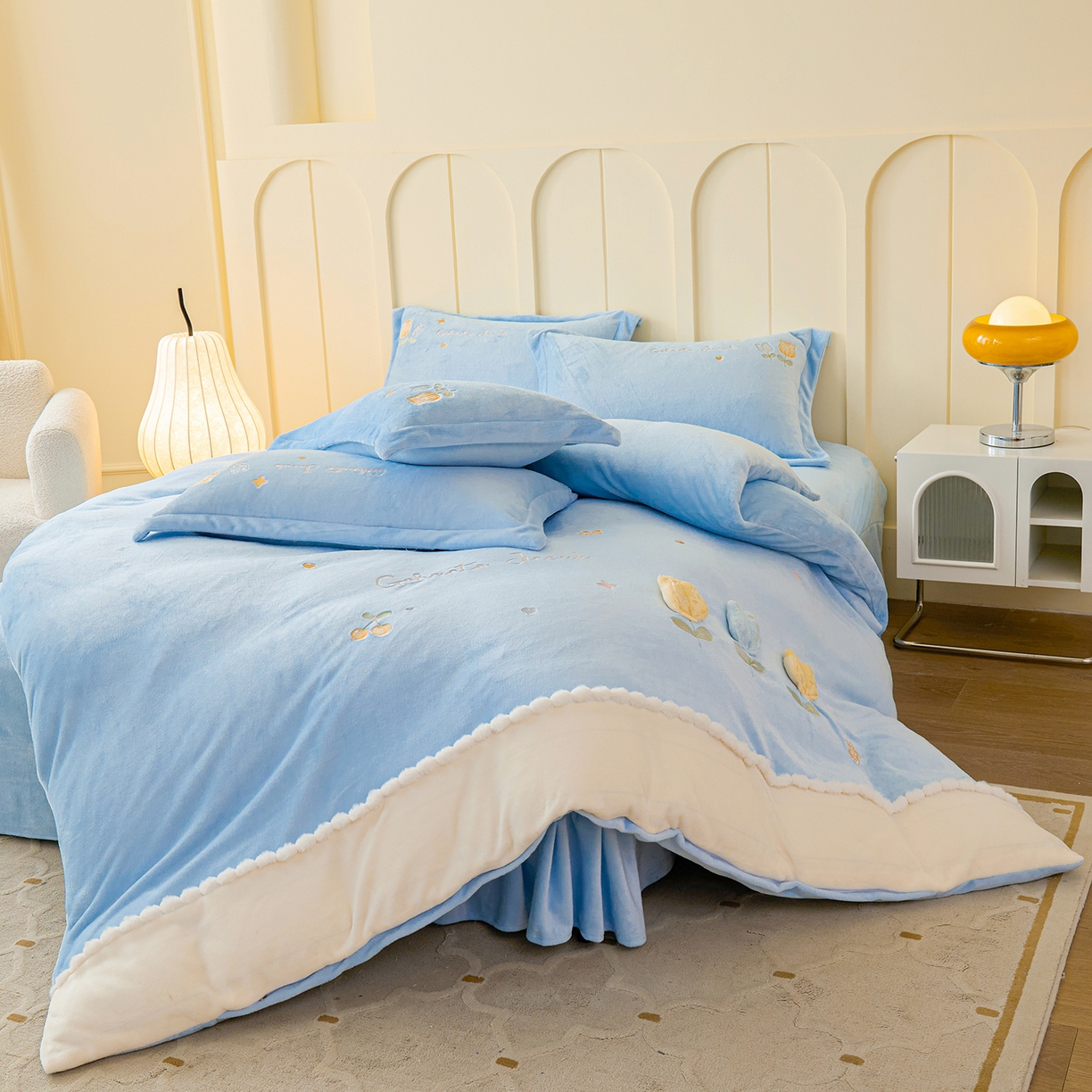 91家纺网 家纺一手货源 找家纺 卡初家居（原微来） 2025新款秋冬亲肤牛奶绒绣花四件套-多喜系列 多喜-天蓝