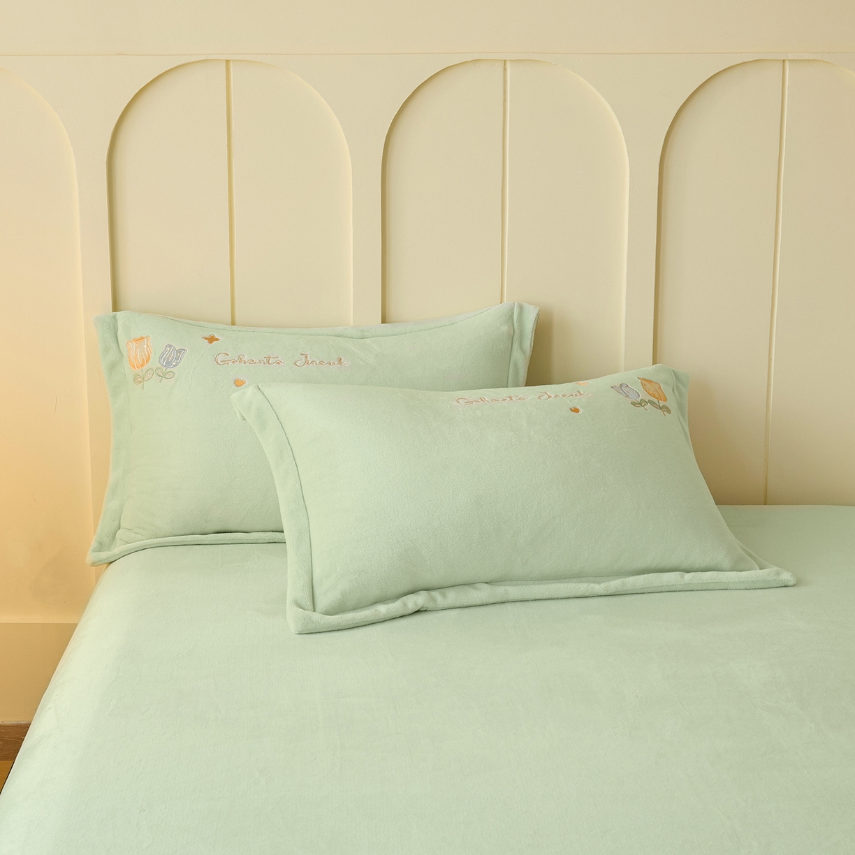 91家纺网 家纺一手货源 找家纺 卡初家居（原微来） 2025新款秋冬亲肤牛奶绒绣花四件套-多喜系列 多喜-果绿