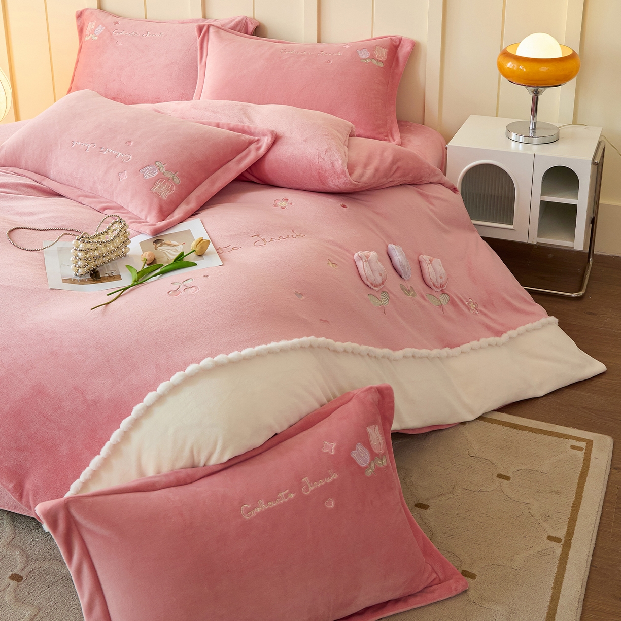 91家纺网 家纺一手货源 找家纺 （总）卡初家居（原微来） 2025新款秋冬亲肤牛奶绒绣花四件套-多喜系列