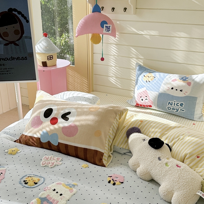 91家纺网 家纺一手货源 找家纺 眠屿家纺 2025新款加厚牛奶绒毛巾绣四件套 玩泡泡