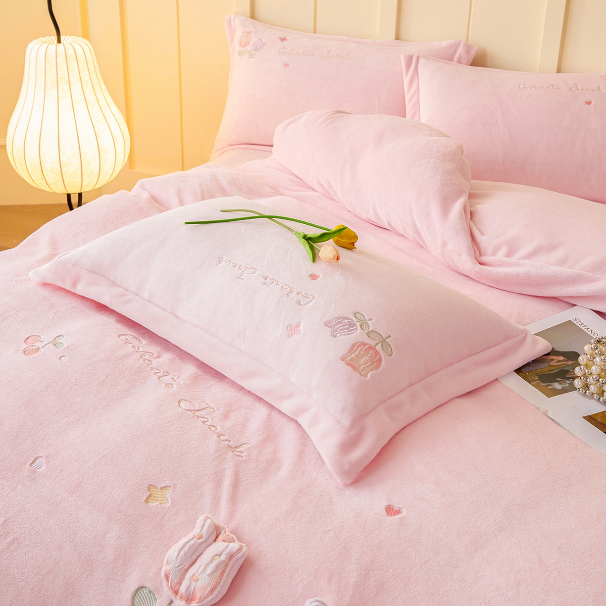 91家纺网 家纺一手货源 找家纺 卡初家居（原微来） 2025新款秋冬亲肤牛奶绒绣花四件套-多喜系列 多喜-桃粉