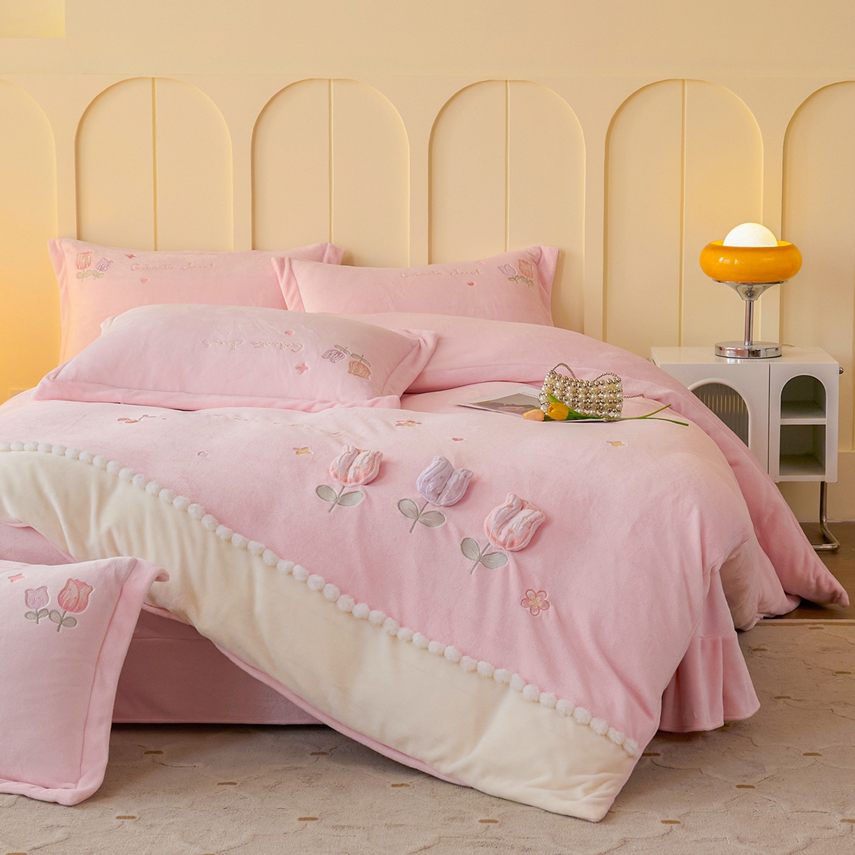 91家纺网 家纺一手货源 找家纺 卡初家居（原微来） 2025新款秋冬亲肤牛奶绒绣花四件套-多喜系列 多喜-桃粉