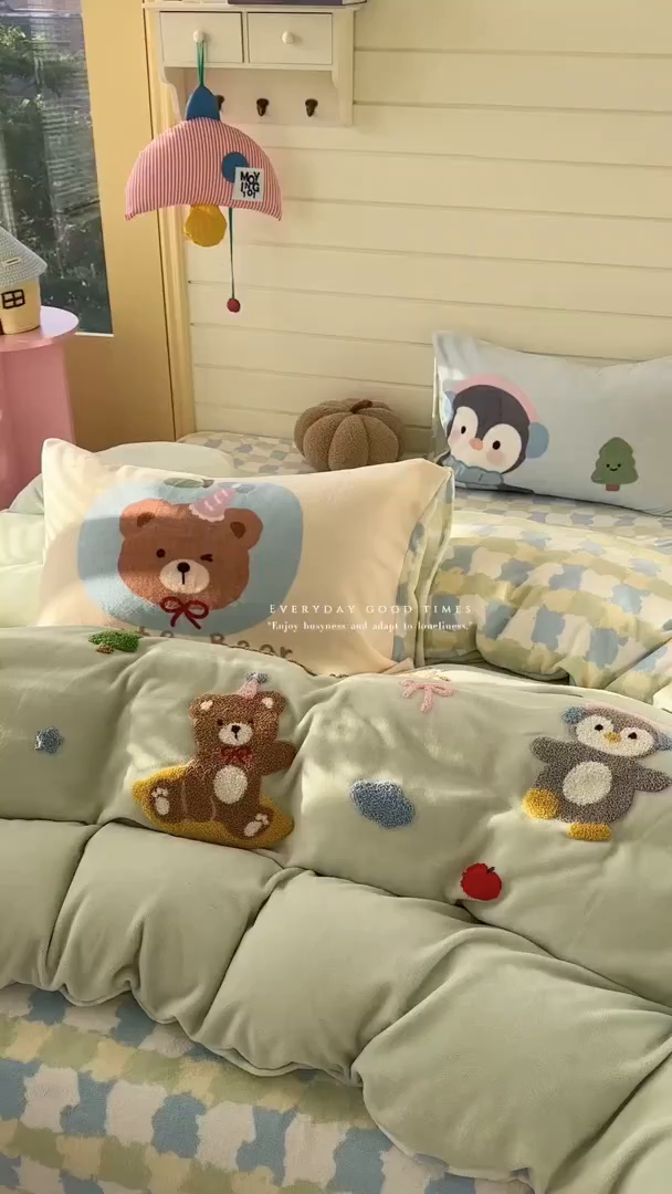 91家纺网 家纺一手货源 找家纺 眠屿家纺 2025新款加厚牛奶绒毛巾绣四件套 乐趣