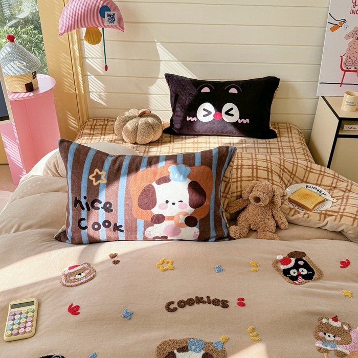 91家纺网 家纺一手货源 找家纺 眠屿家纺 2025新款加厚牛奶绒毛巾绣四件套 面包狗