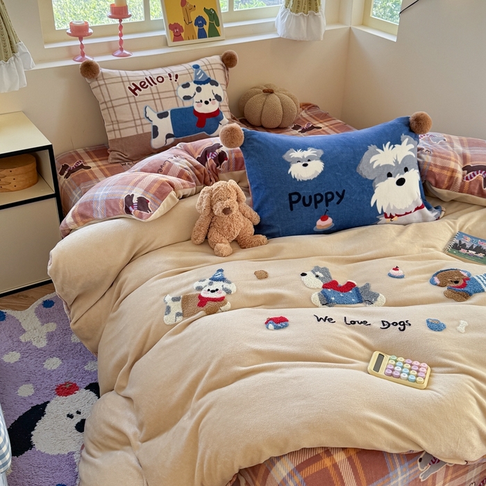 91家纺网 家纺一手货源 找家纺 （总）眠屿家纺 2025新款加厚牛奶绒毛巾绣四件套-绒球款