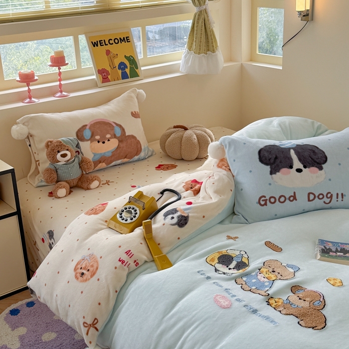 91家纺网 家纺一手货源 找家纺 眠屿家纺 2025新款加厚牛奶绒毛巾绣四件套-绒球款 芝士汪汪队