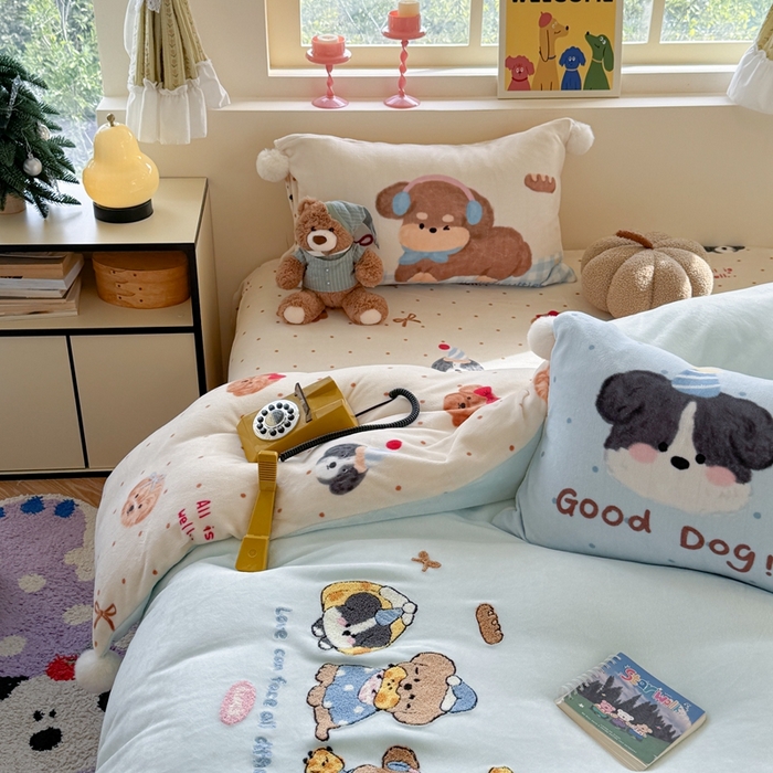 91家纺网 家纺一手货源 找家纺 眠屿家纺 2025新款加厚牛奶绒毛巾绣四件套-绒球款 芝士汪汪队