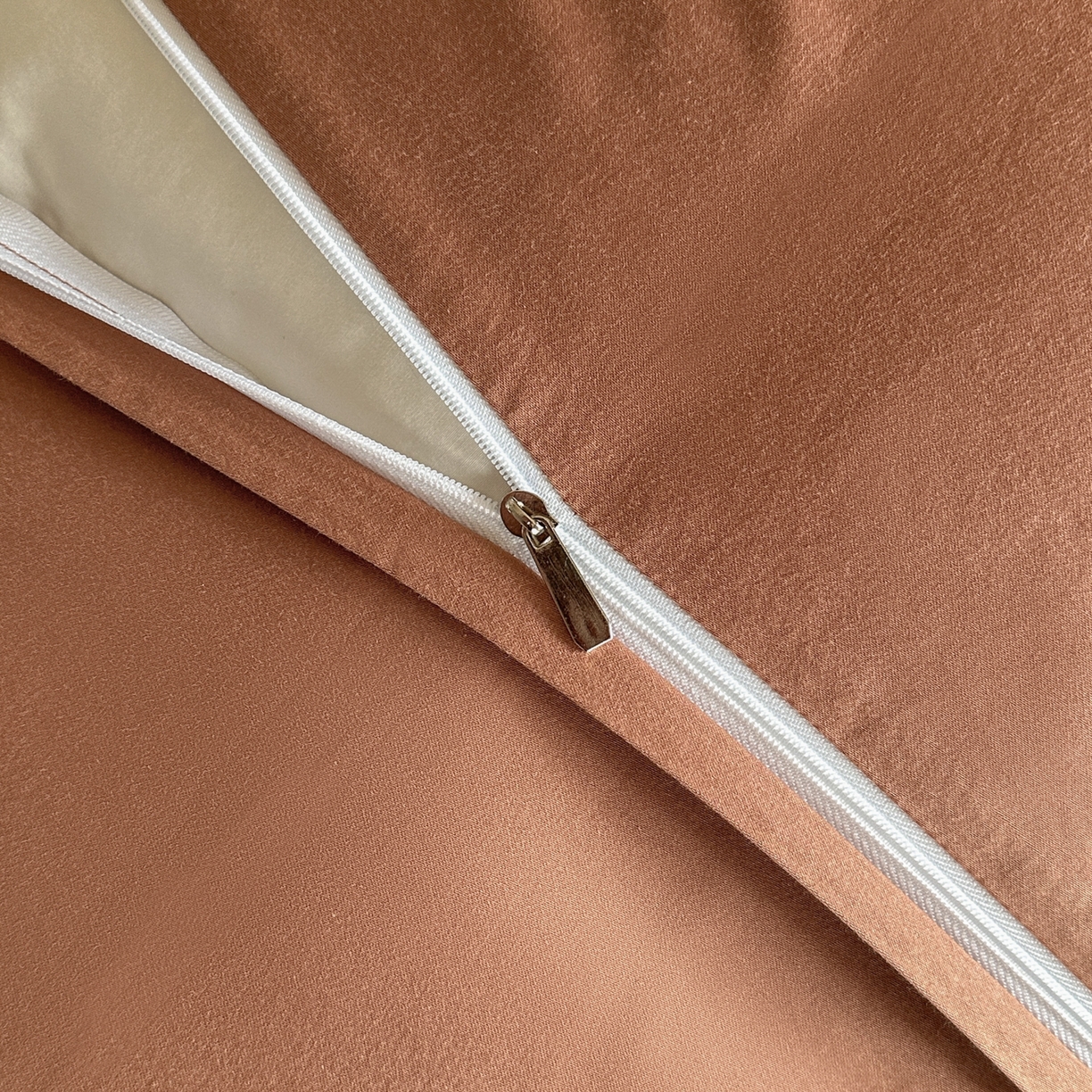 91家纺网 家纺一手货源 找家纺 禾时 2025新款全棉厚织浮雕提花埋绳工艺款四件套 烟火星辰（咖）