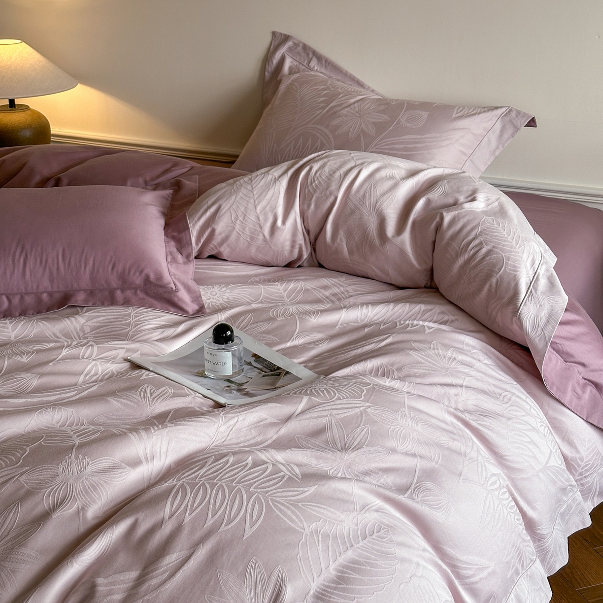 91家纺网 家纺一手货源 找家纺 （总）禾时 2025新款全棉厚织浮雕提花埋绳工艺款四件套