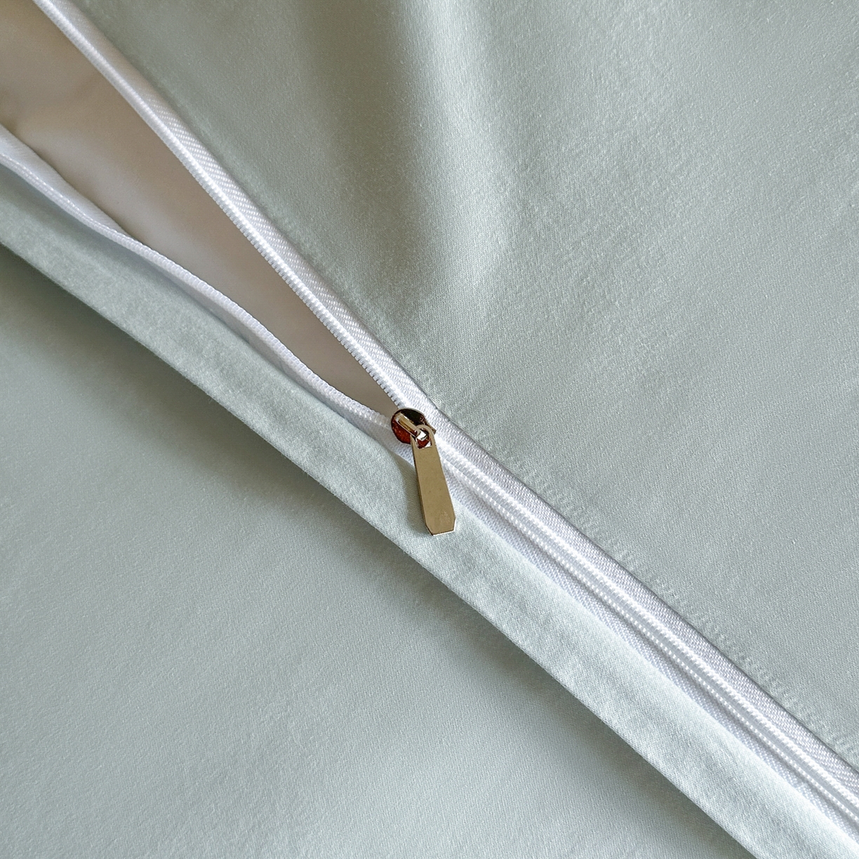 91家纺网 家纺一手货源 找家纺 禾时 2025新款全棉厚织浮雕提花埋绳工艺款四件套 烟火星辰（浅兰）