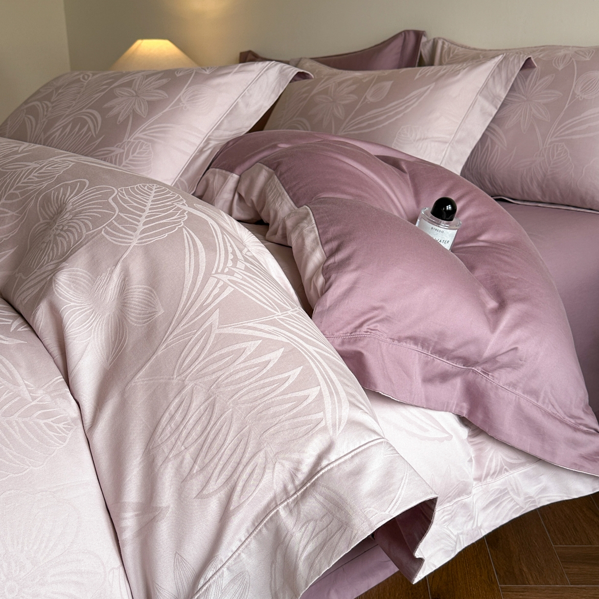 91家纺网 家纺一手货源 找家纺 （总）禾时 2025新款全棉厚织浮雕提花埋绳工艺款四件套