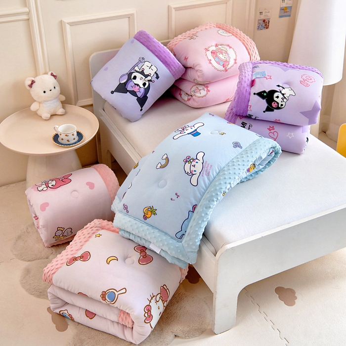 91家纺网 家纺一手货源 找家纺 乐秀家纺 2025新款A类三丽鸥针织棉豆豆被 带激光防伪吊牌 组合图