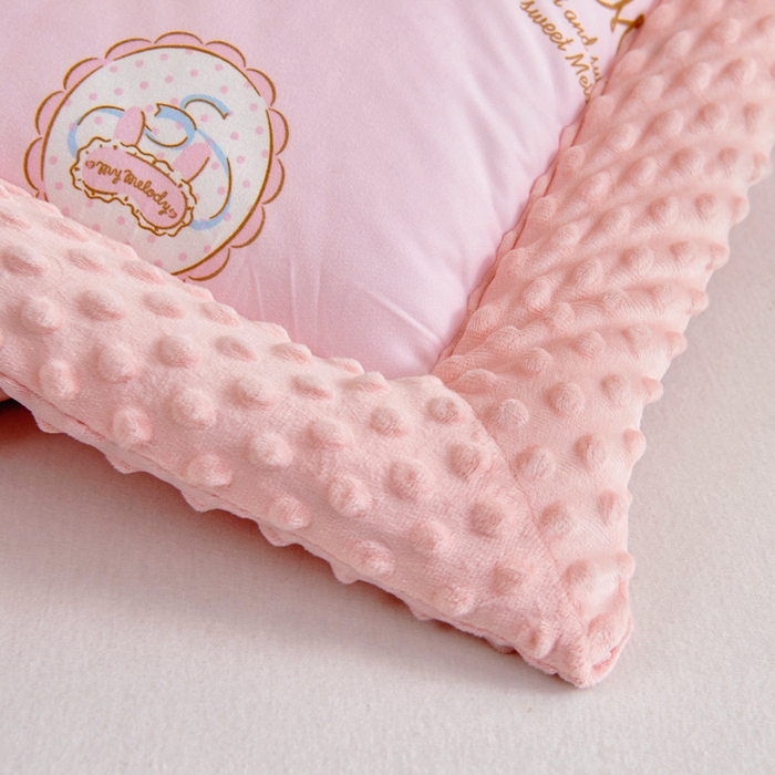 91家纺网 家纺一手货源 找家纺 乐秀家纺 2025新款A类三丽鸥针织棉豆豆被 带激光防伪吊牌 公主美乐蒂