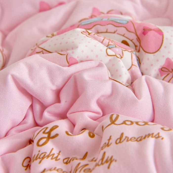 91家纺网 家纺一手货源 找家纺 乐秀家纺 2025新款A类三丽鸥针织棉豆豆被 带激光防伪吊牌 公主美乐蒂