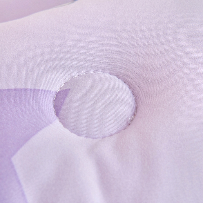 91家纺网 家纺一手货源 找家纺 乐秀家纺 2025新款A类三丽鸥针织棉豆豆被 带激光防伪吊牌 星星库洛米