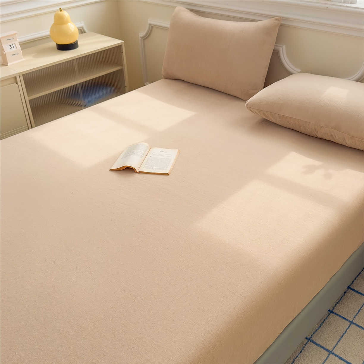 91家纺网 家纺一手货源 找家纺 佳笠家居 2025新款正宗250g全消光牛奶绒床笠 浅驼