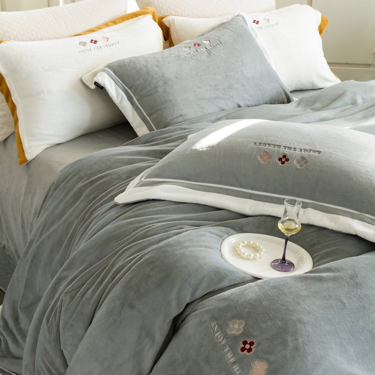 91家纺网 家纺一手货源 找家纺 馨蕊家居 2025新款秋冬轻奢煦暖绒系列-绒知禾 会员-10【券后控价358/378】  绒知禾-高级灰