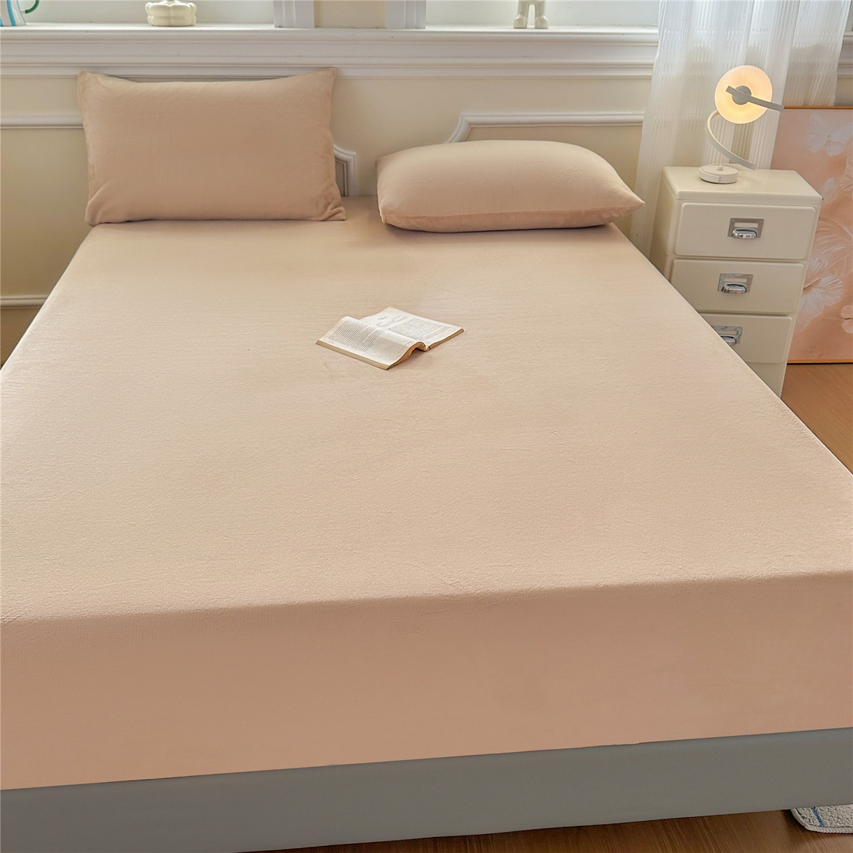 91家纺网 家纺一手货源 找家纺 佳笠家居 2025新款正宗250g全消光牛奶绒床笠 浅驼