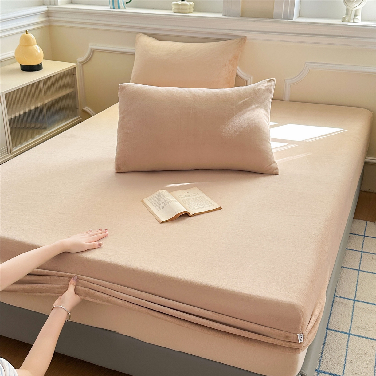 佳笠家居 2025新款正宗250g全消光牛奶绒床笠 浅驼