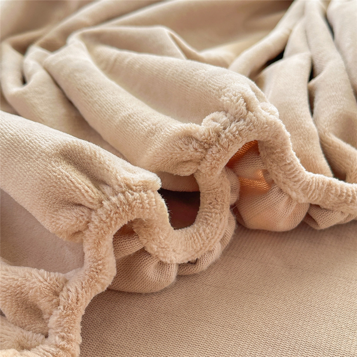 91家纺网 家纺一手货源 找家纺 佳笠家居 2025新款正宗250g全消光牛奶绒床笠 浅驼