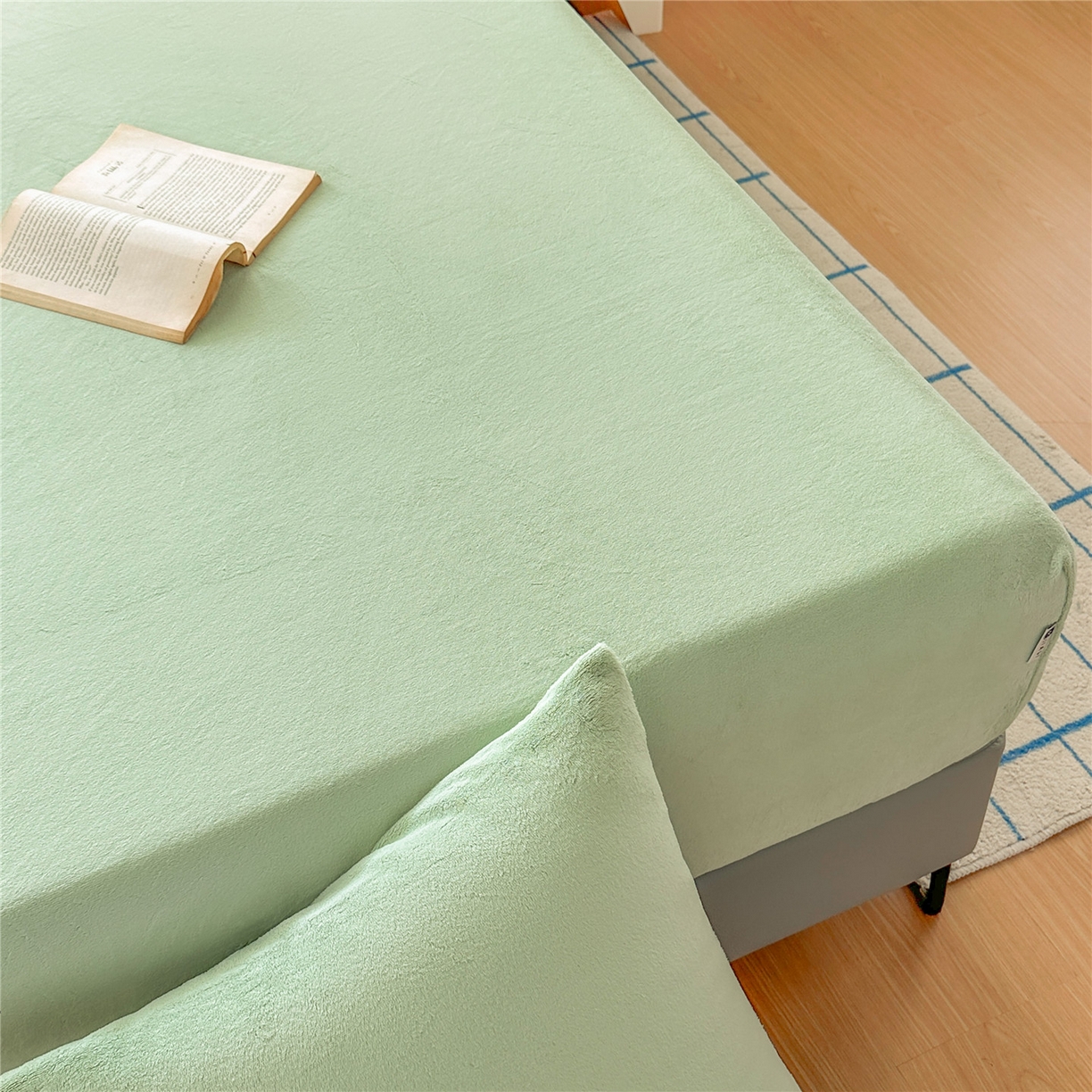 91家纺网 家纺一手货源 找家纺 佳笠家居 2025新款正宗250g全消光牛奶绒床笠 果绿