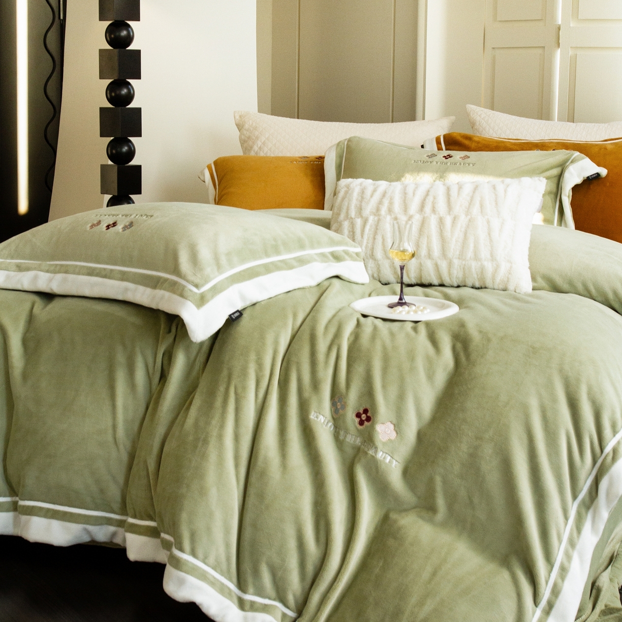 91家纺网 家纺一手货源 找家纺 馨蕊家居 2025新款秋冬轻奢煦暖绒系列-绒知禾 会员-10【券后控价358/378】  绒知禾-灰湖绿