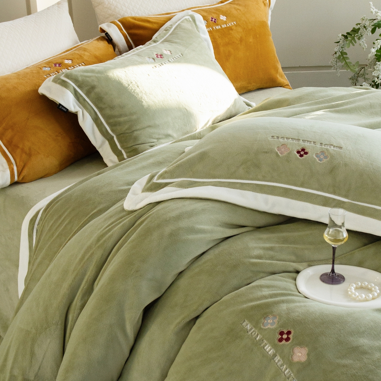 91家纺网 家纺一手货源 找家纺 馨蕊家居 2025新款秋冬轻奢煦暖绒系列-绒知禾 会员-10【券后控价358/378】  绒知禾-灰湖绿