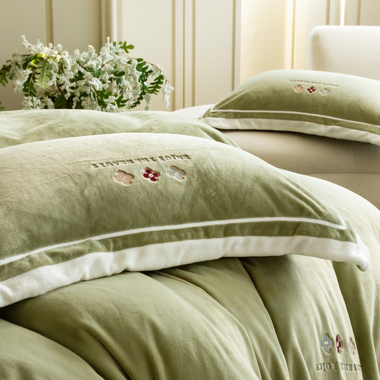 91家纺网 家纺一手货源 找家纺 馨蕊家居 2025新款秋冬轻奢煦暖绒系列-绒知禾 会员-10【券后控价358/378】  绒知禾-灰湖绿