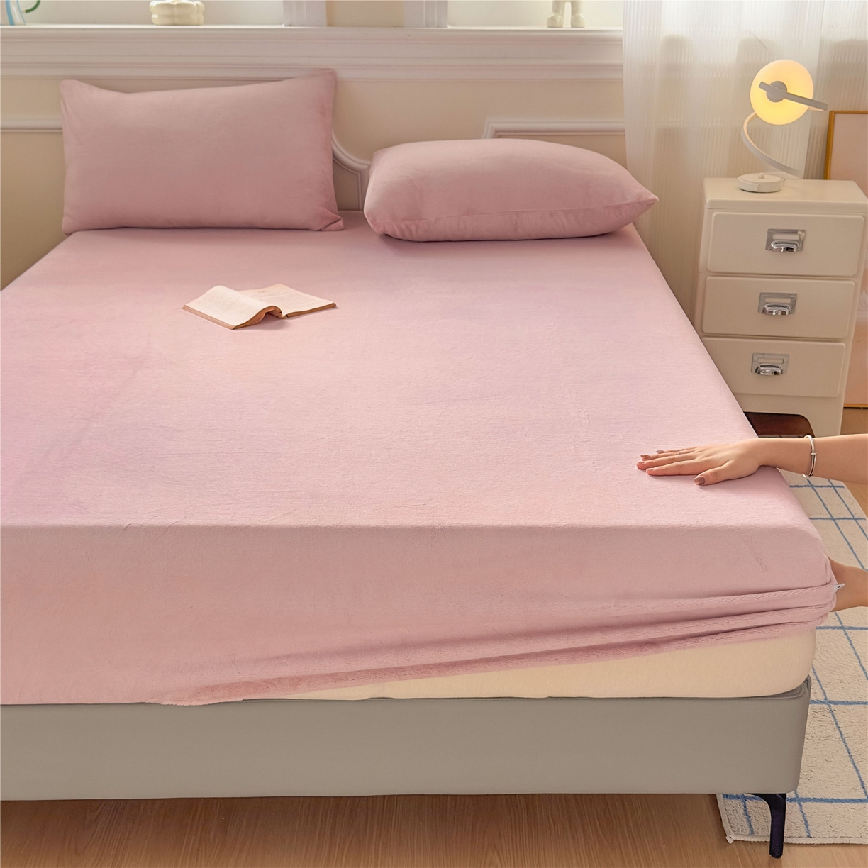 91家纺网 家纺一手货源 找家纺 佳笠家居 2025新款正宗250g全消光牛奶绒床笠 豆沙粉