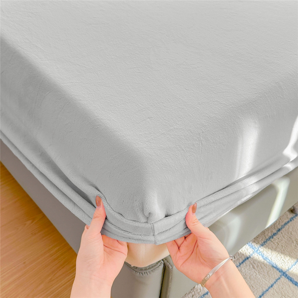 91家纺网 家纺一手货源 找家纺 佳笠家居 2025新款正宗250g全消光牛奶绒床笠 浅灰