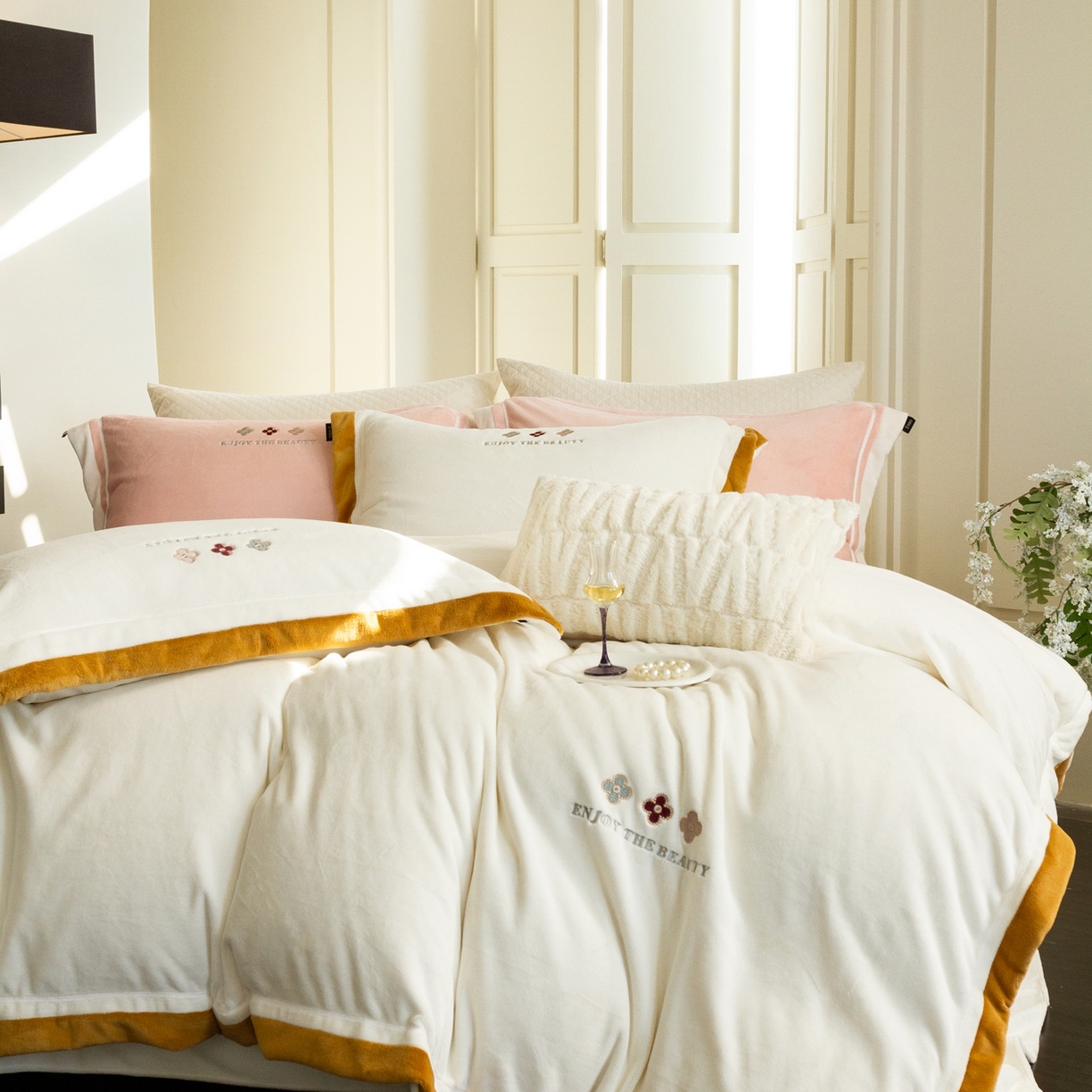 91家纺网 家纺一手货源 找家纺 馨蕊家居 2025新款秋冬轻奢煦暖绒系列-绒知禾 会员-10【券后控价358/378】  绒知禾-月光白