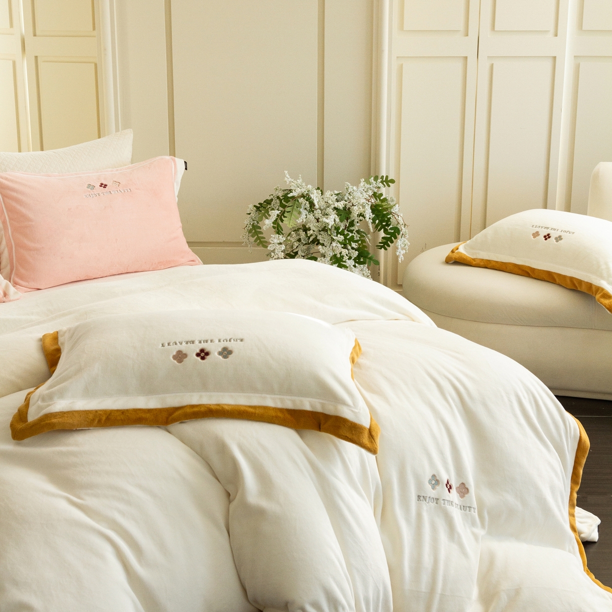 91家纺网 家纺一手货源 找家纺 馨蕊家居 2025新款秋冬轻奢煦暖绒系列-绒知禾 会员-10【券后控价358/378】  绒知禾-月光白