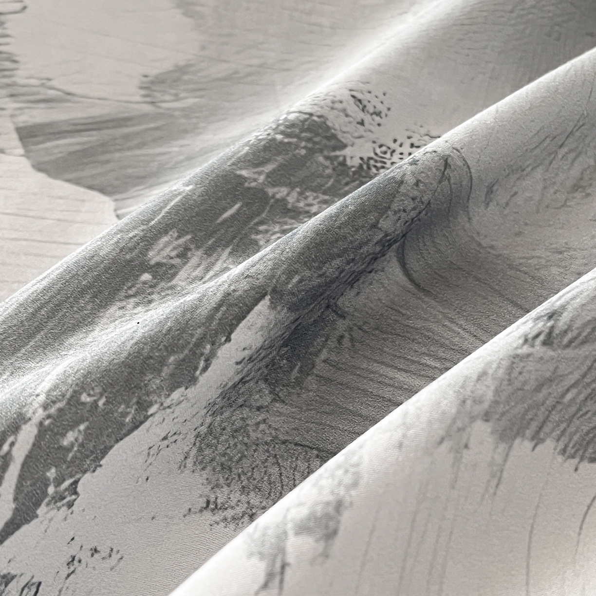 91家纺网 家纺一手货源 找家纺 置顶家纺 2025新款渲染亲肤系列数码印花四件套 渲染-浅灰