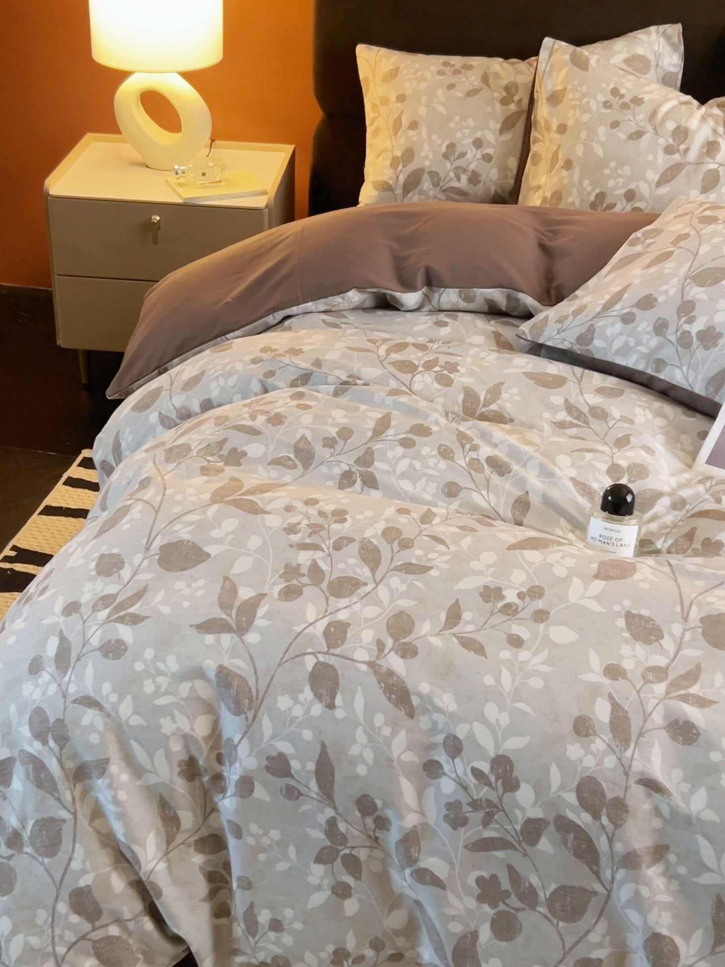 91家纺网 家纺一手货源 找家纺 恒爱家纺2025新款A类全棉印花四件套 叶落轻尘