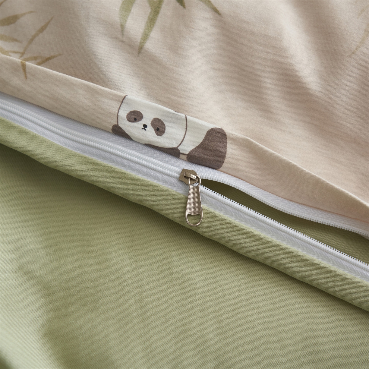 91家纺网 家纺一手货源 找家纺 恒爱家纺2025新款A类全棉印花四件套 竹居熊猫