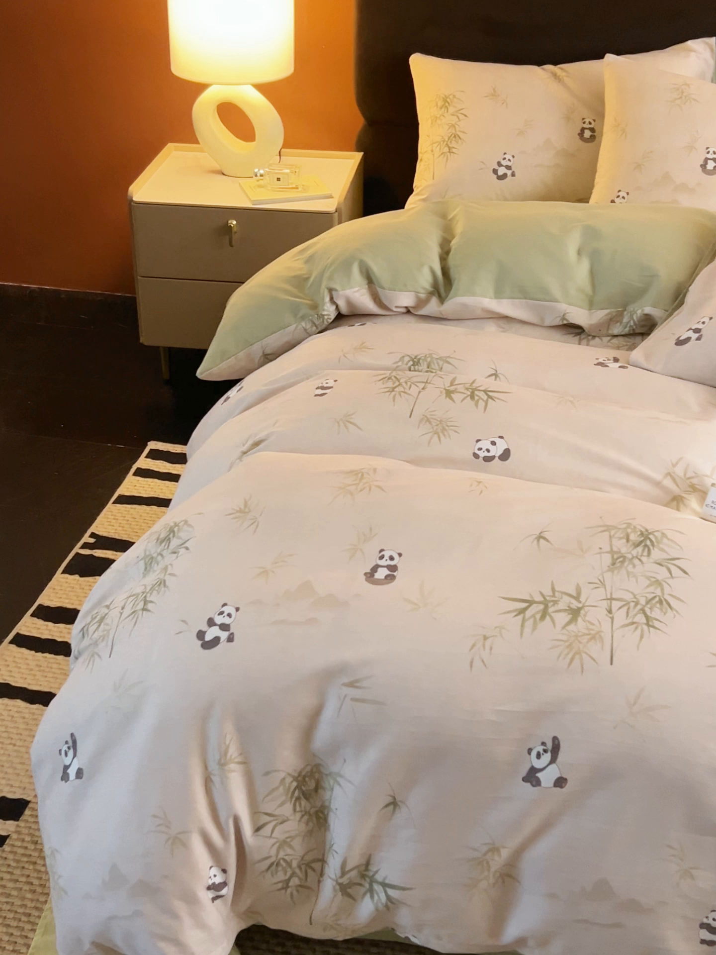 91家纺网 家纺一手货源 找家纺 恒爱家纺2025新款A类全棉印花四件套 竹居熊猫