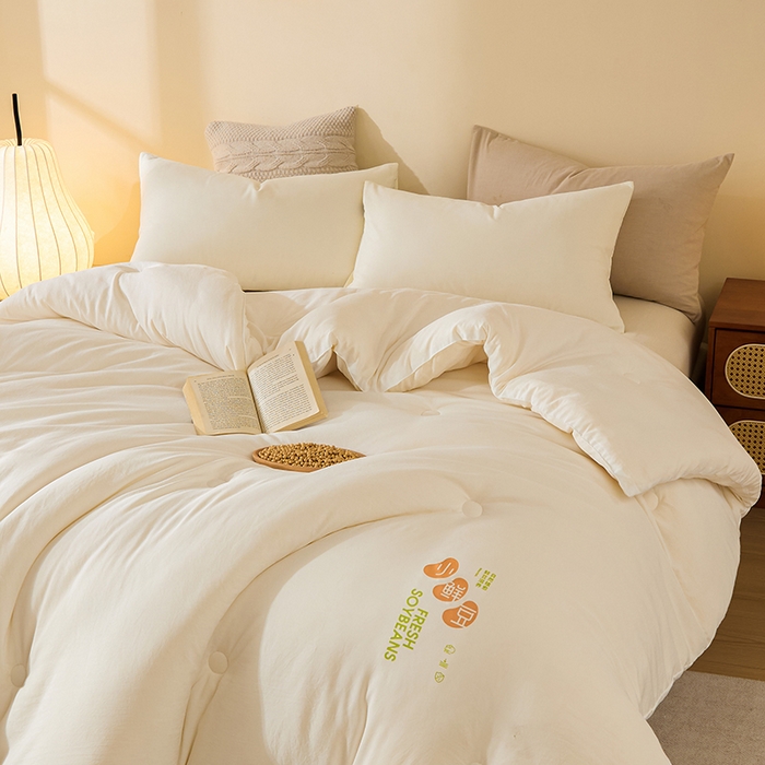 91家纺网 家纺一手货源 找家纺 （总）娇逸家居 2025新款云朵棉软糯糯纯色小鲜豆被被子被芯